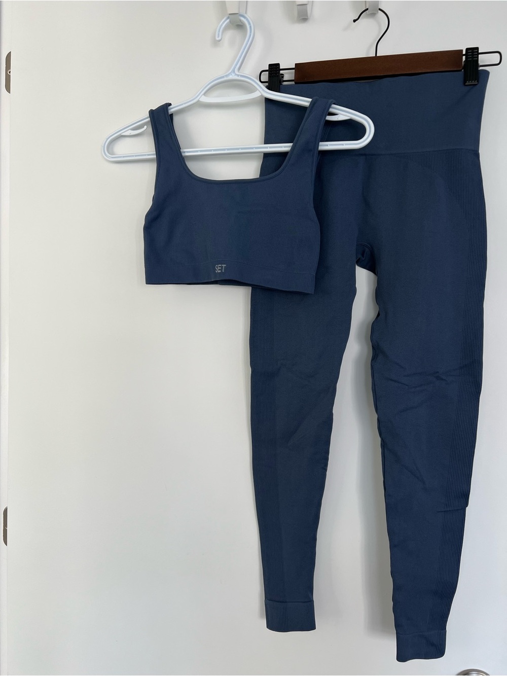 SET Active Matching Set - Picture 2 of 5